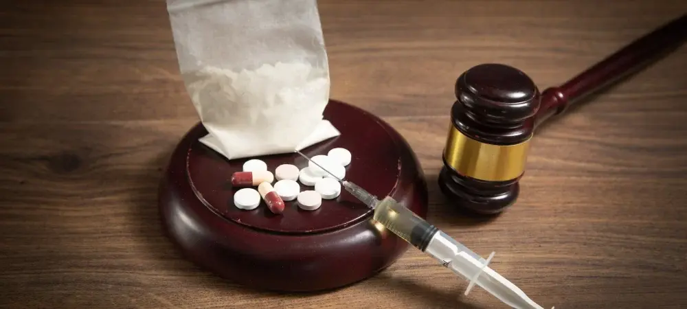 آیا آزمایش مواد مخدر بدون حضور متهم معتبر است؟