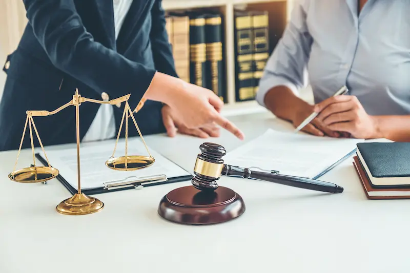 بهترین وکیل دعاوی تجاری در تهران