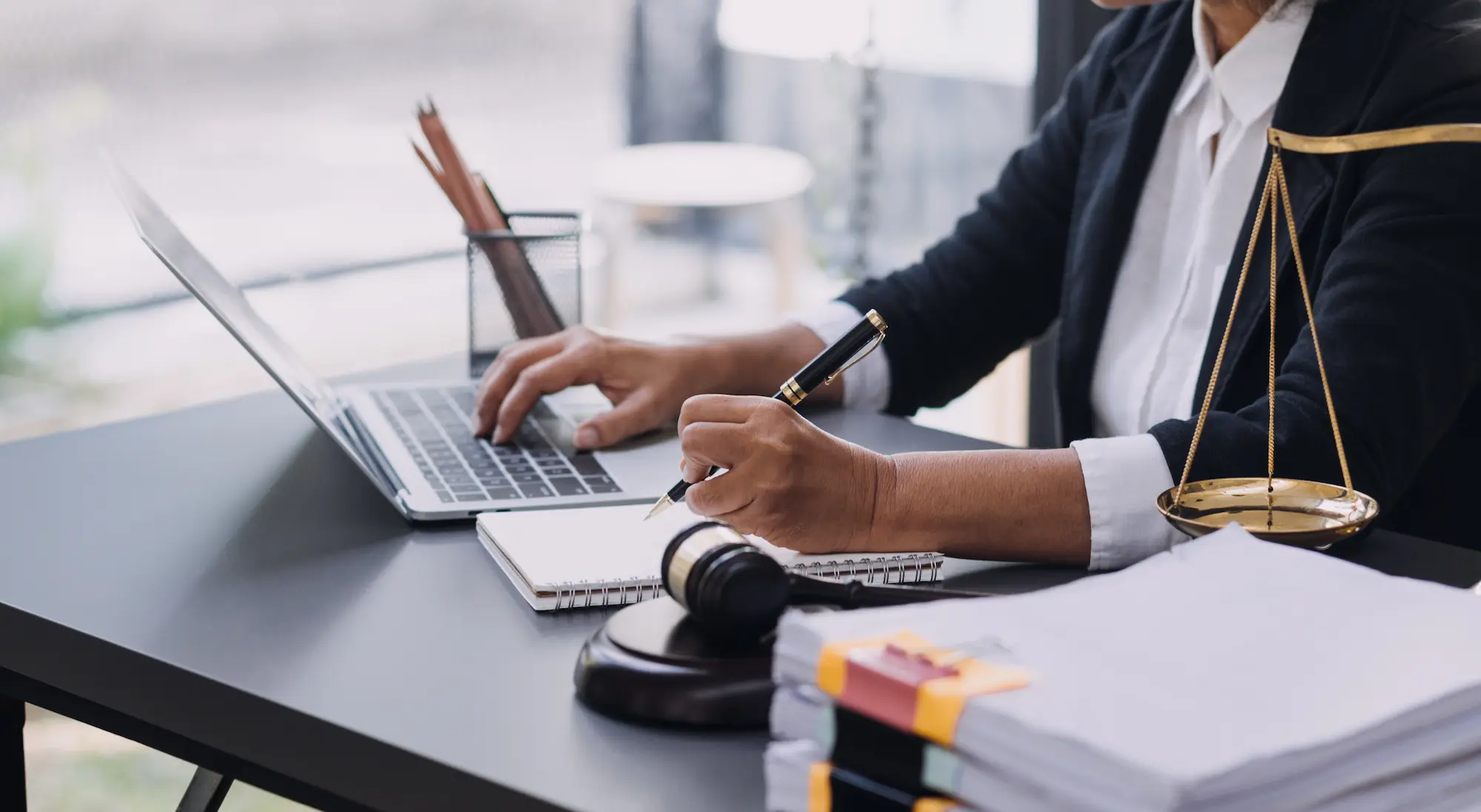 وکیل اداره کار 