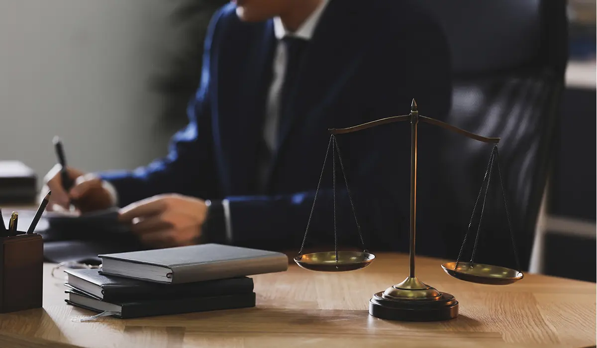 وکیل تجریش کیست 